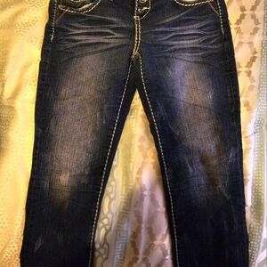 ALMOST FAMOUS CAPRI PANTS